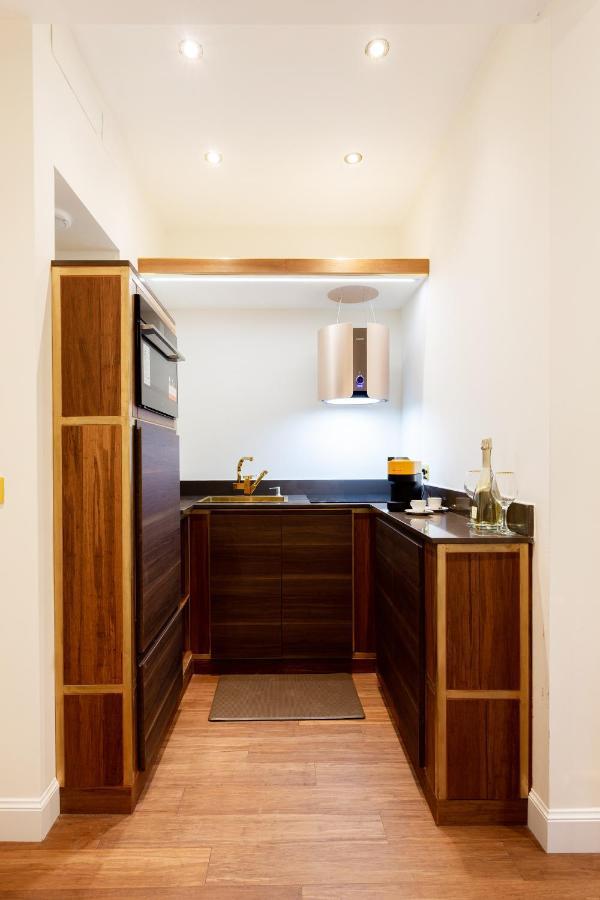 Maison D'or Apartamento *