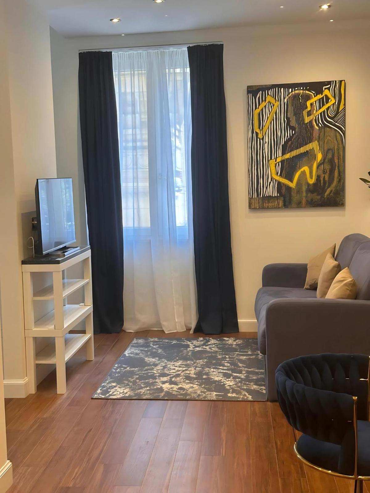 Maison D'or Apartamento
