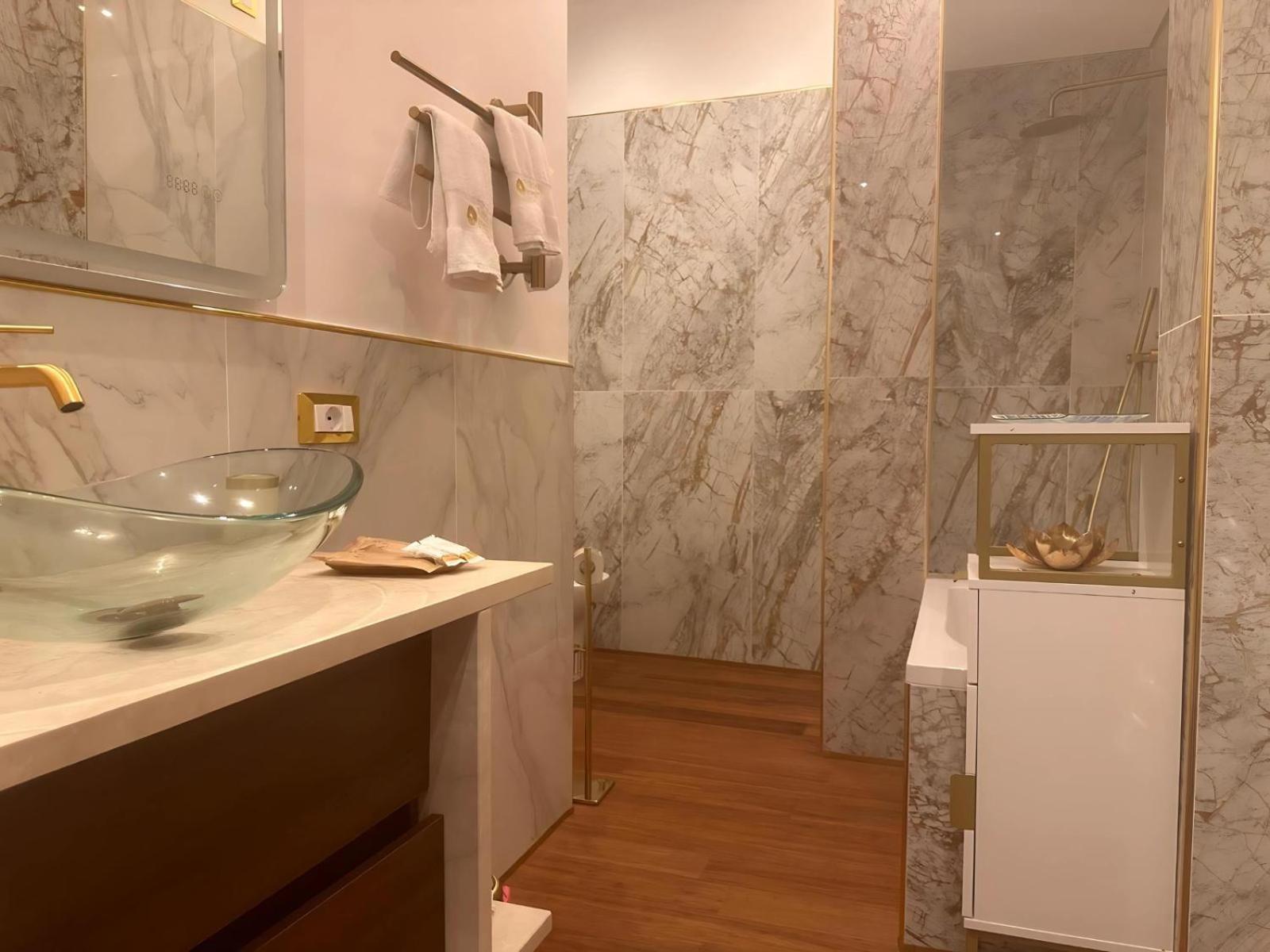 Maison D'or Apartamento *